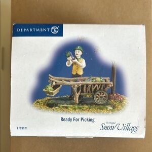 Department 56 Snow Village 'Ready For Picking' #799971